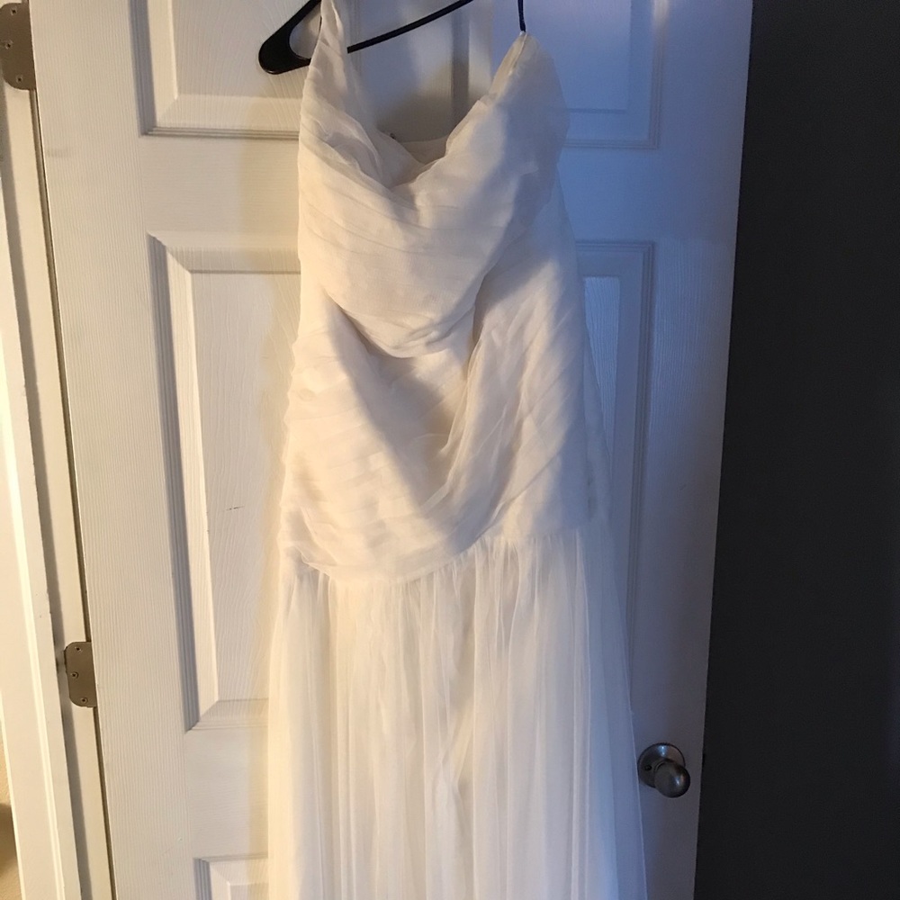 Vera Wang White size 16 wedding dress